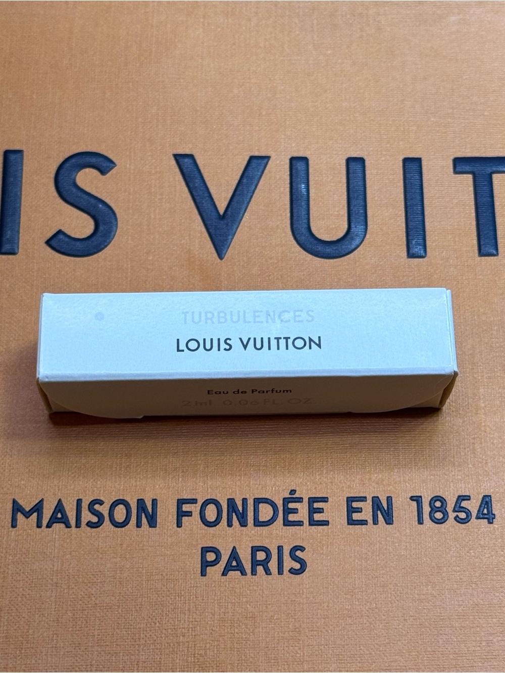 Louis Vuitton Turbulences Sample
